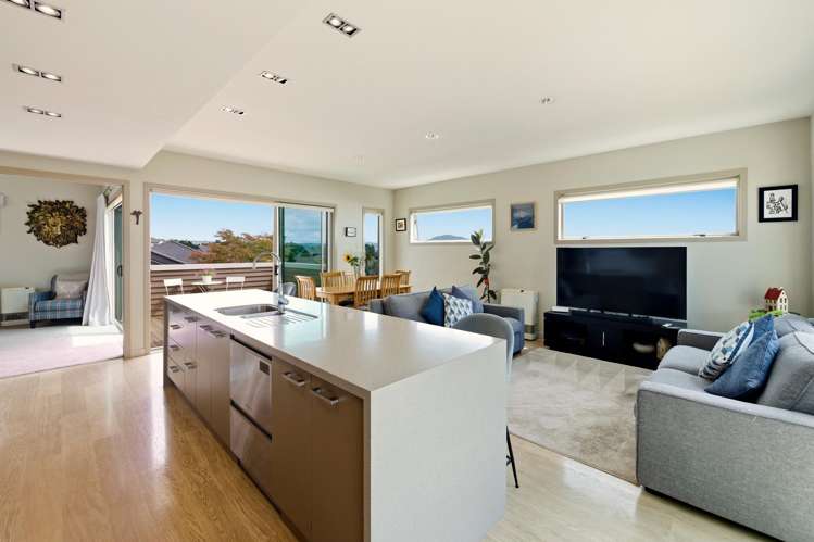 15 Devoy Drive Owhata_6