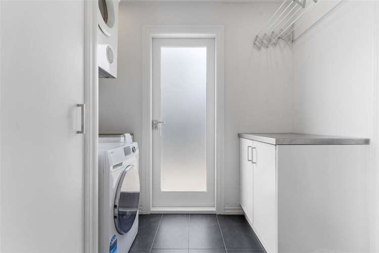 24 Russell Street Stanley Point_20