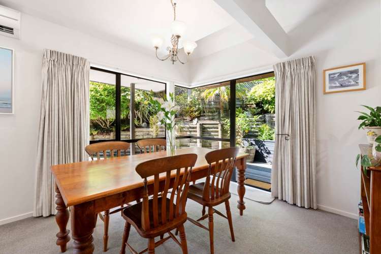 2/97 Beach Road Castor Bay_10