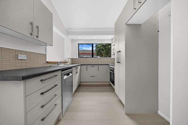 77 Meadowvale Rise Titirangi_6