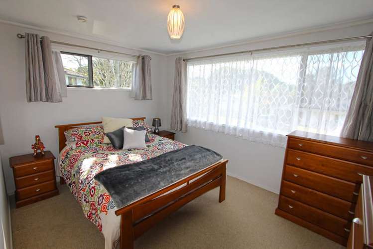 20 The Grove Titirangi_13