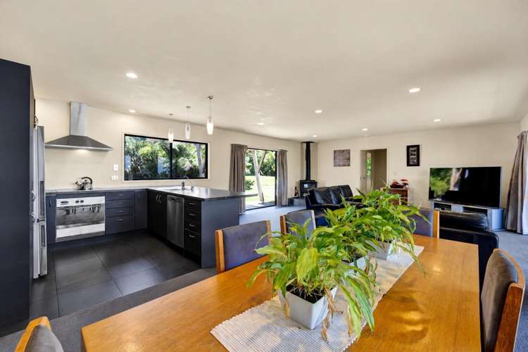 1955 Egmont Road Kaimiro_3