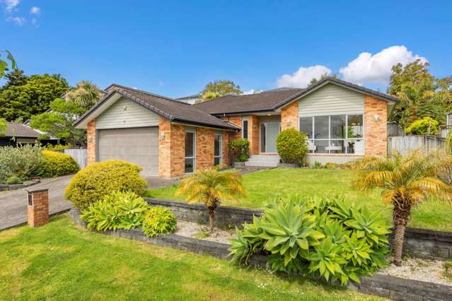 Single-Level Brick & Tile with Harbour Views