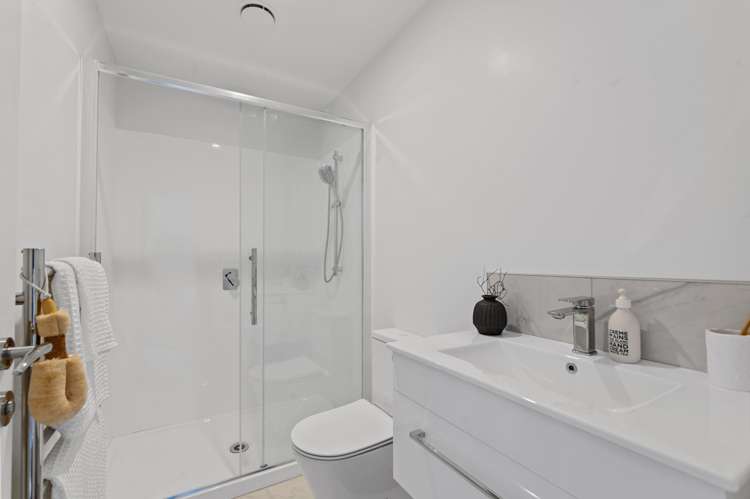 24a Vagues Road Northcote_12