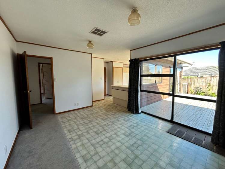 39 Kennedy Avenue Forrest Hill_11