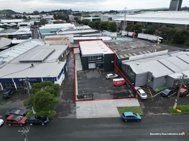 705M² UNIQUE COMMERCIAL BUILDING