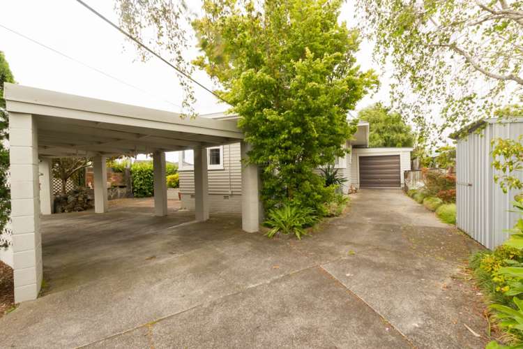 33 Vera Road Te Atatu South_12