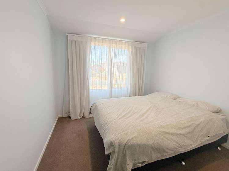 30 Noumea Drive 2772_7
