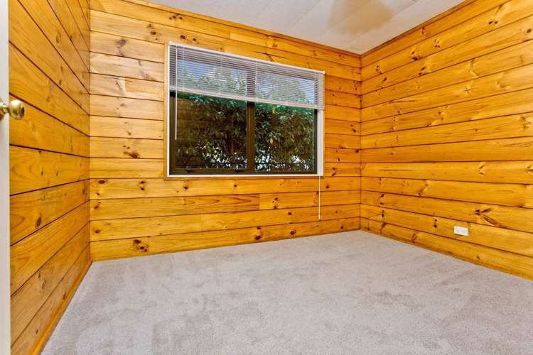 37b John Dee Crescent Red Beach_10