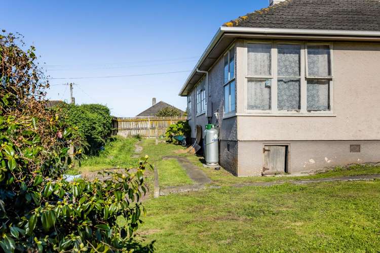 10 Acourt Street Hawera_13