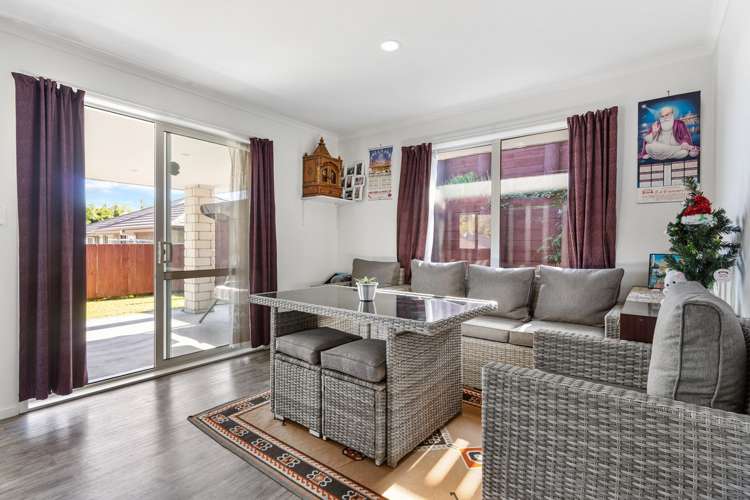 6 Austen Way Hairini_5