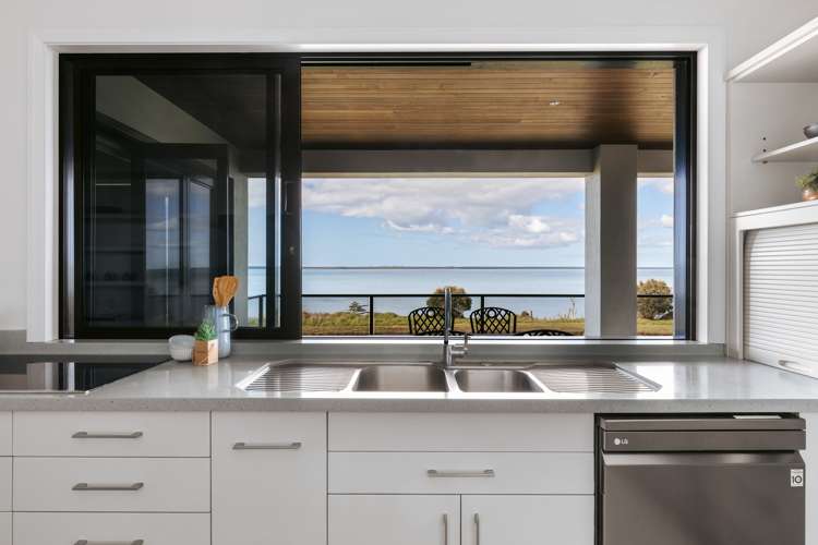 292 Beach Road Katikati_5