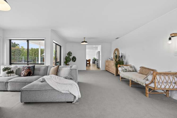 36 Galloway Crescent Farm Cove_3