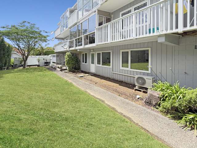 Newly Renovated Garden Apartment