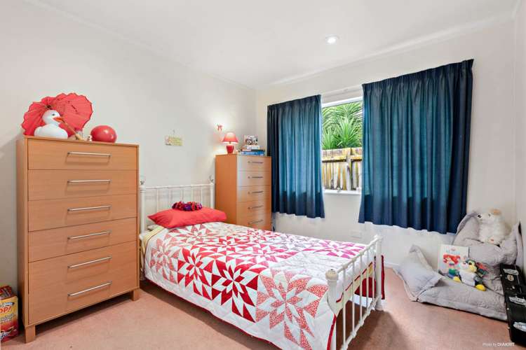 10 Linicro Place Wattle Downs_16