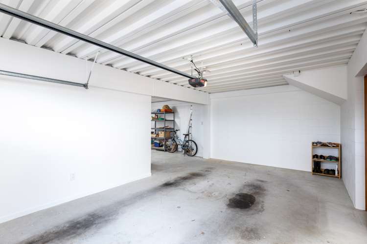 10 Ruskin Place Westown_17