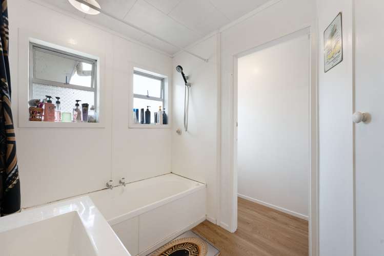 16 Costello Crescent Pukehina_13