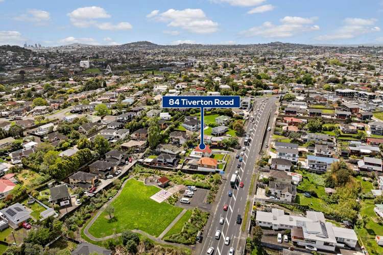 84 Tiverton Road New Windsor_23