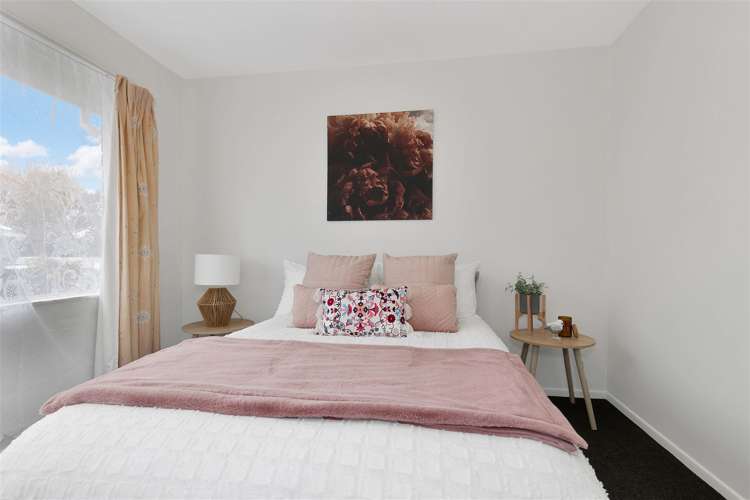 29 Avro Crescent Hornby_14