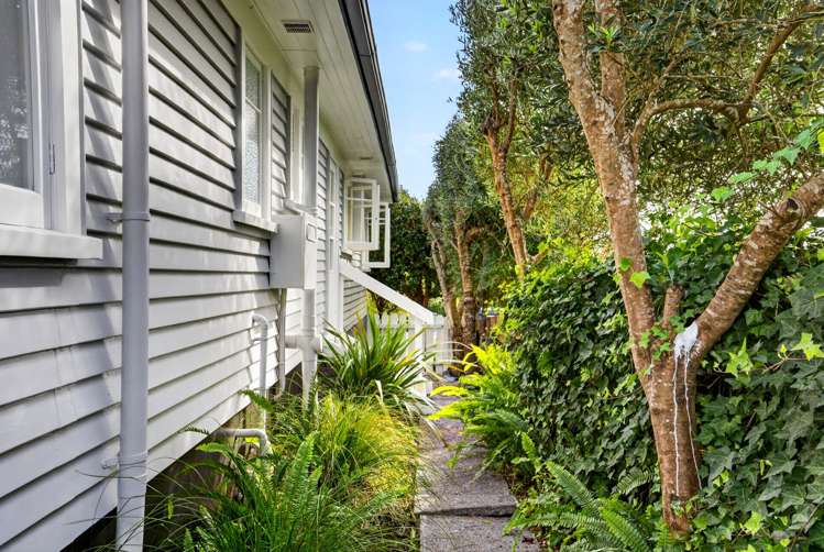 20 & 20A Brian Crescent Stanmore Bay_19