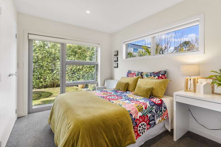 216 Riverside Avenue Point England_20