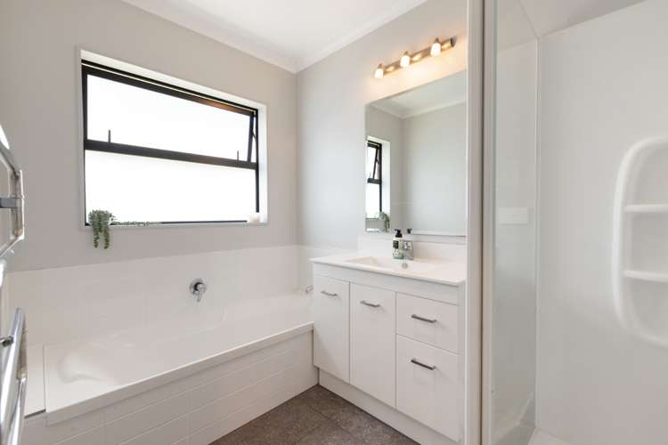 182 Ballintoy Park Drive Welcome Bay_16