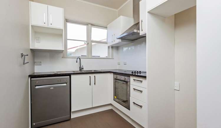 8 Renton Road Mount Albert_9