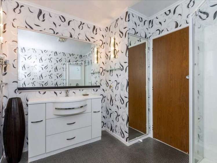 69 Captain Scott Road Glen Eden_12