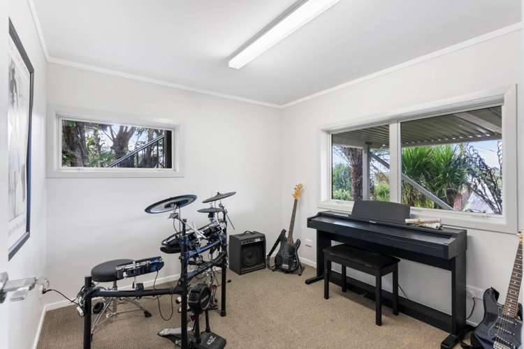 11 Theodora Place Mairangi Bay_17