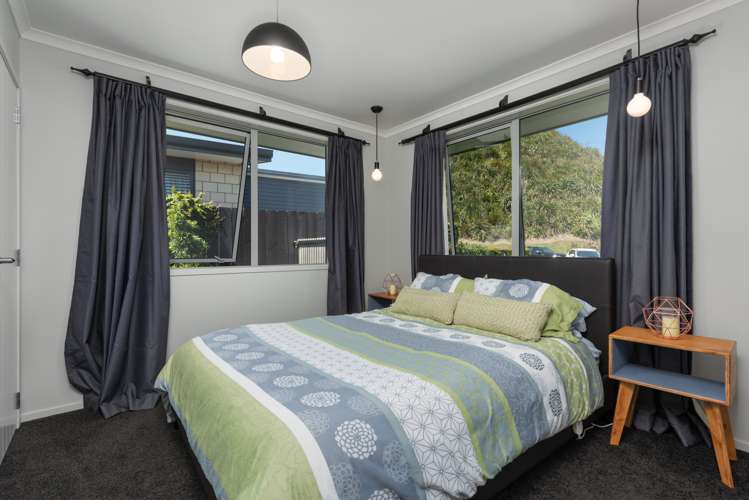 3 Fender Close Pyes Pa_8