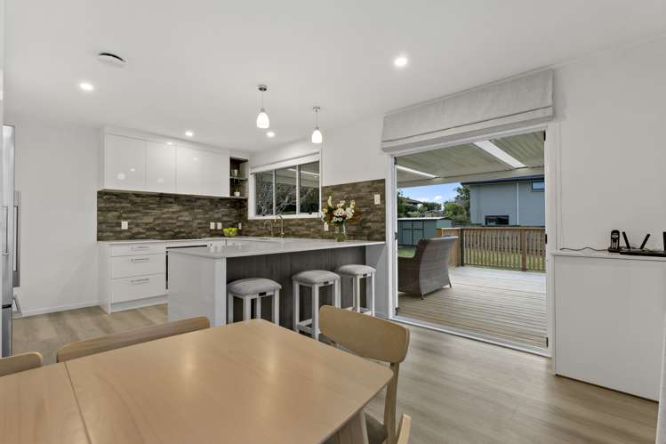 10 Fratley Avenue Farm Cove_6