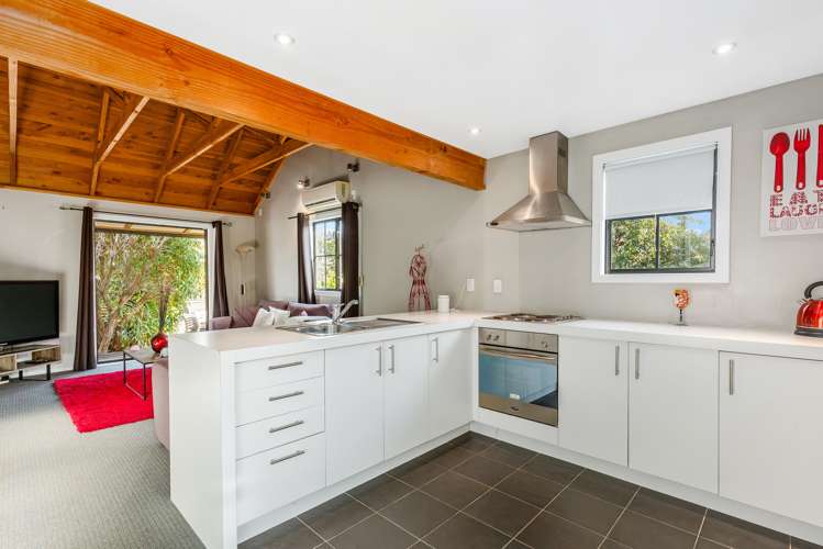 12 Heretaunga Square Silverstream_2