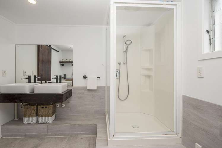 100 Tiroroa Avenue Te Atatu South_16