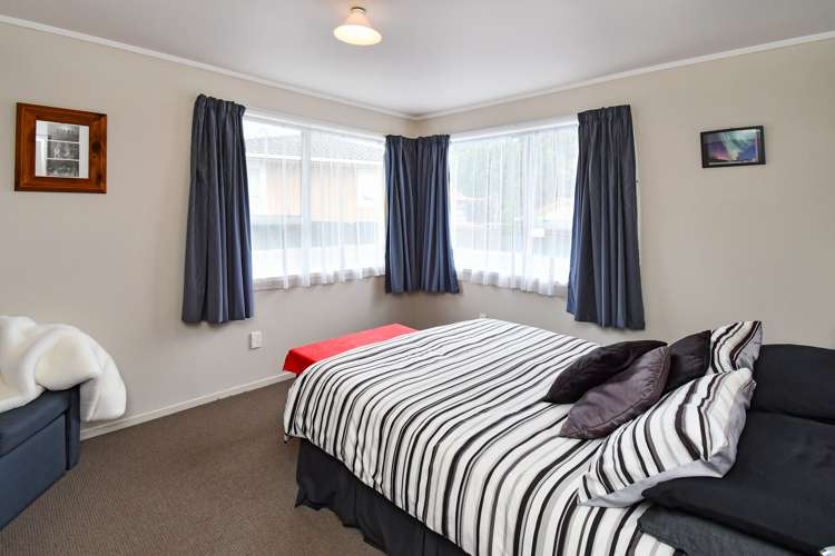 51 Hobart Crescent Wattle Downs_12