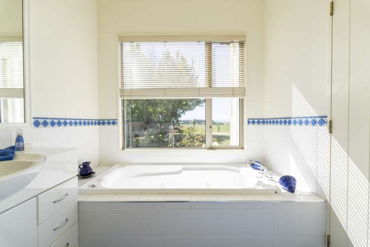 245 Pages Road Gleniti_16