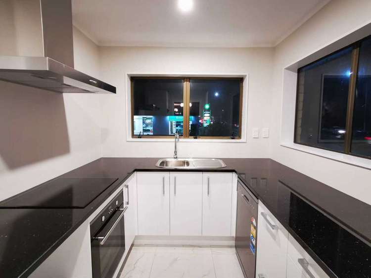 1/320 Pakuranga Road Pakuranga Heights_5