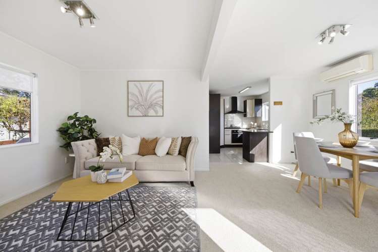 2/8 Chalmers Street_1