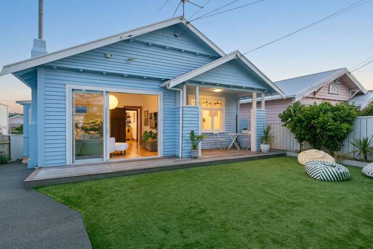 17 Freyberg Street Lyall Bay_32