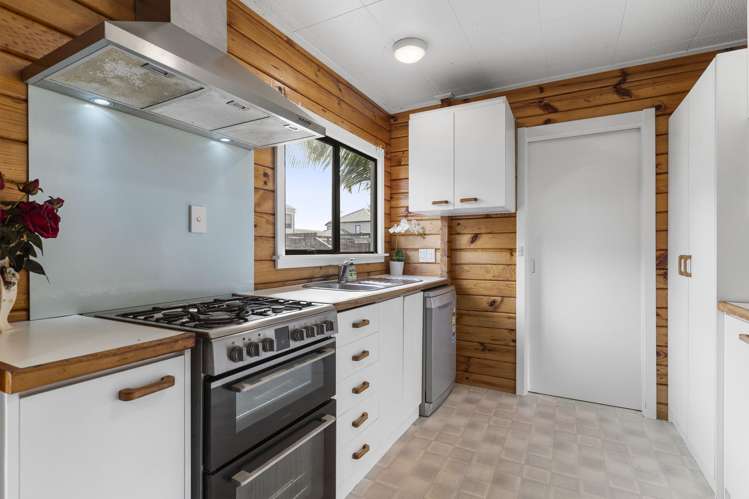 185 Carnoustie Drive Wattle Downs_6