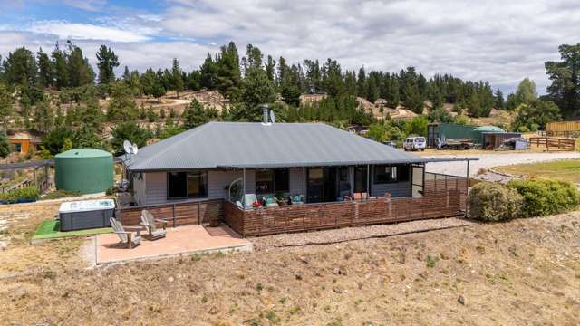 ELEVATED LIFESTYLE, ICONIC VIEWS