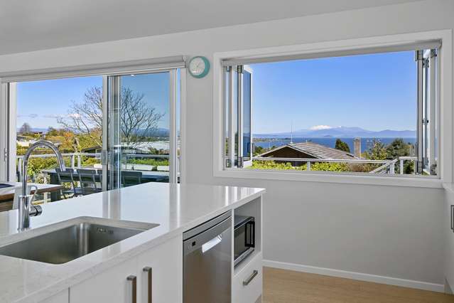 27 Ngamotu Road Taupo_2