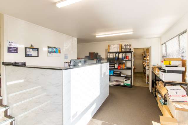 2A/28 Poland Road Wairau Valley_4