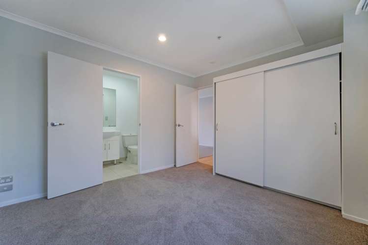 C701/176 Broadway Newmarket_3