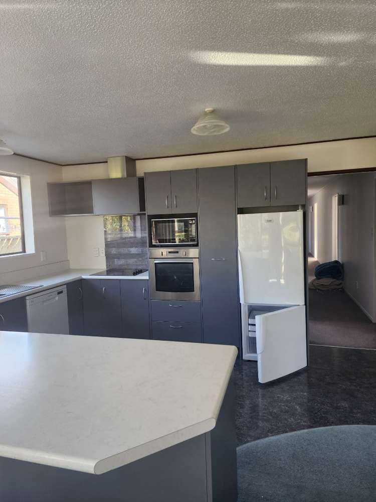 5 Raeburn Place Gore_11