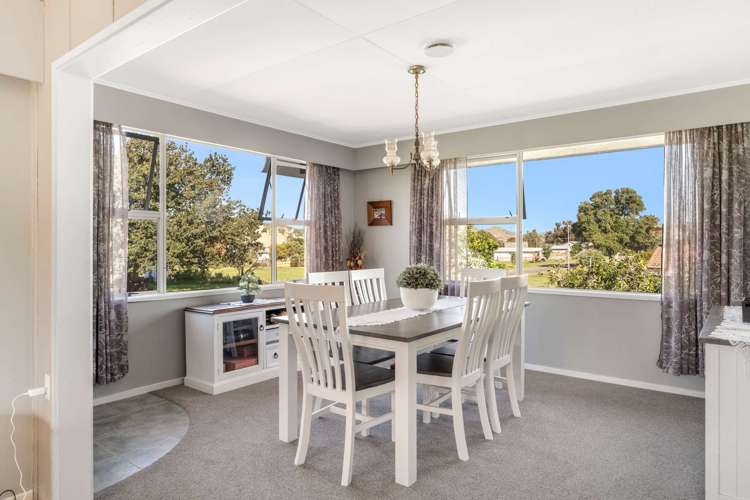 12 Banks Street Tolaga Bay_11