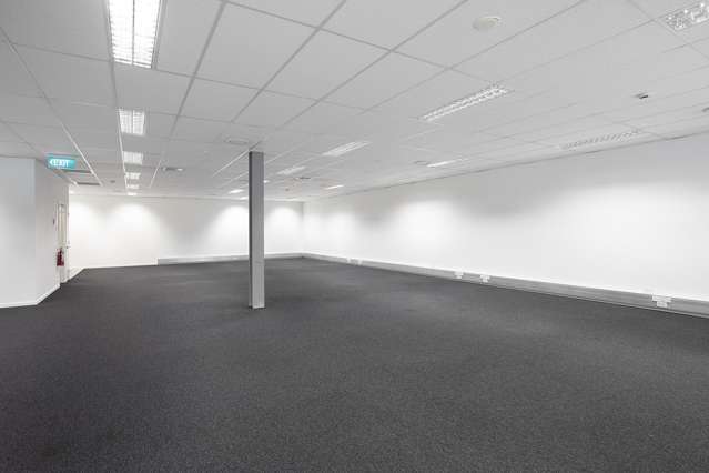 8/2 Barry Hogan Place Riccarton_3