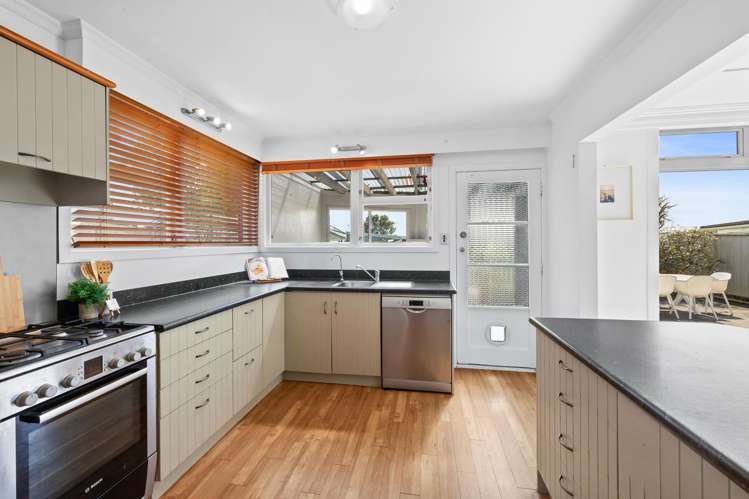 14 Barrett Street Westown_6