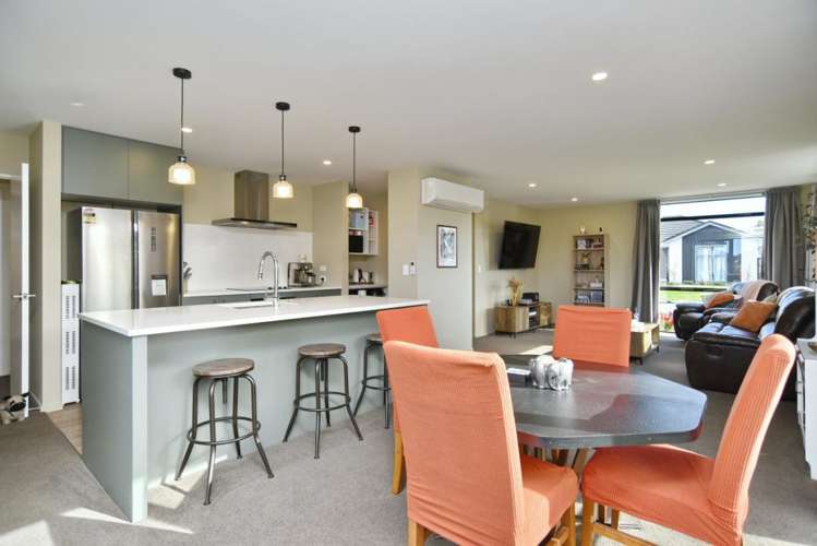 19 Quinn Crescent Woodend_4