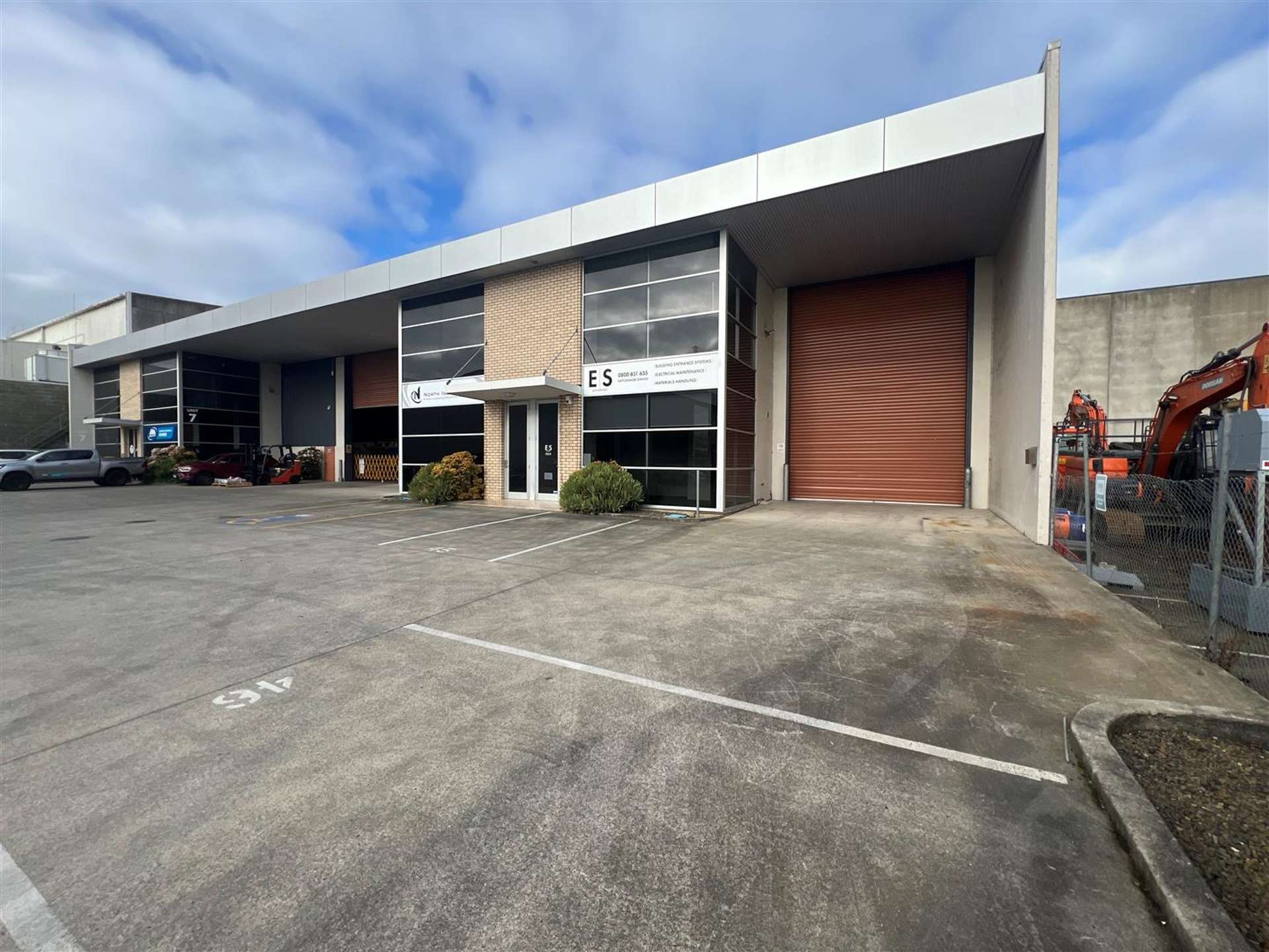 Unit 8 & 9 | 103 Cryers Road East Tamaki_0