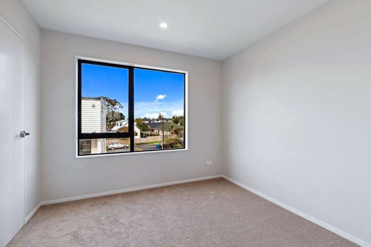 2D Glenford Lane Te Atatu Peninsula_3